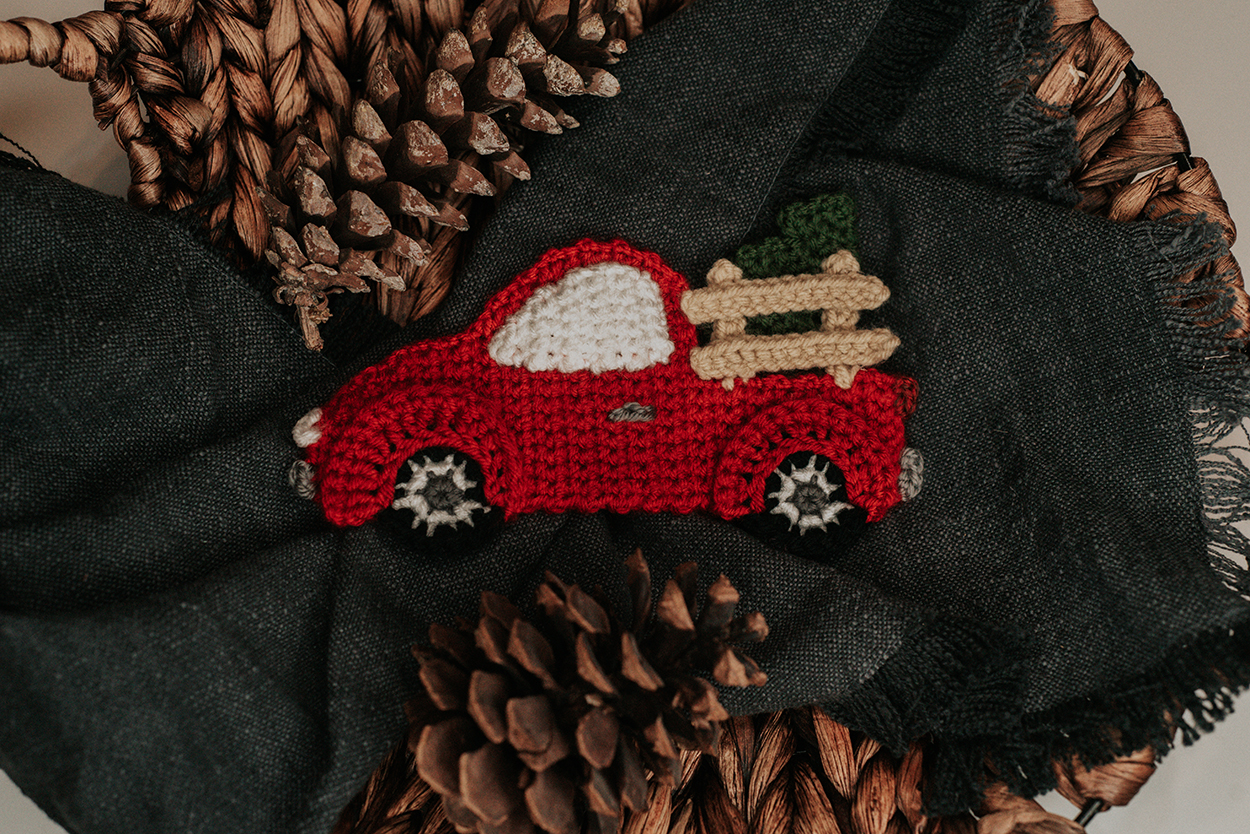 Create your own Christmas truck applique